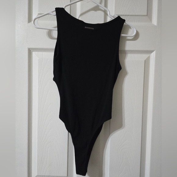 Alphalete Monarch Collection Ribbed Side Cut Out Bodysuit, Padded Cups, EUC! - Picture 8 of 15